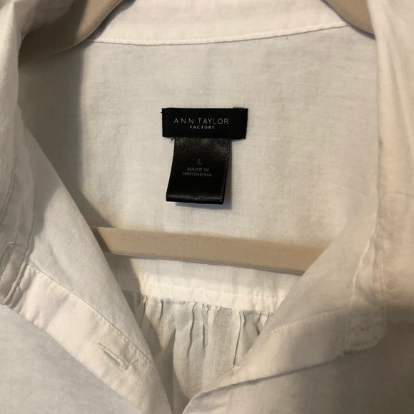 Ann Taylor white button down - Picture 4 of 5